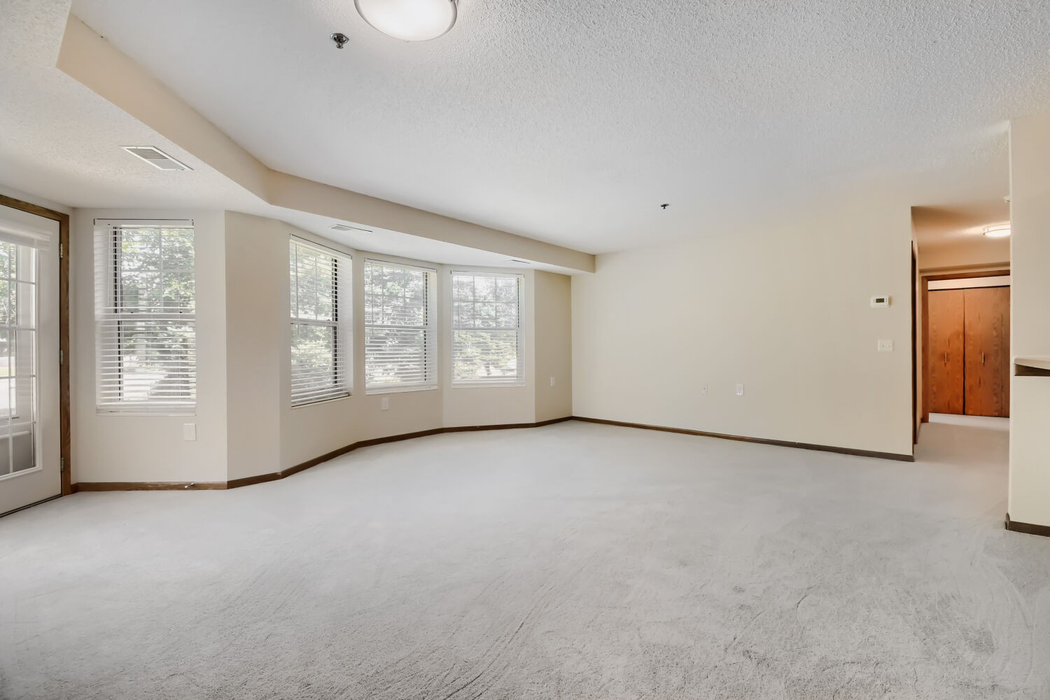 6296B Louisiana Ave N - Web Quality - 003 - 03 Living Room