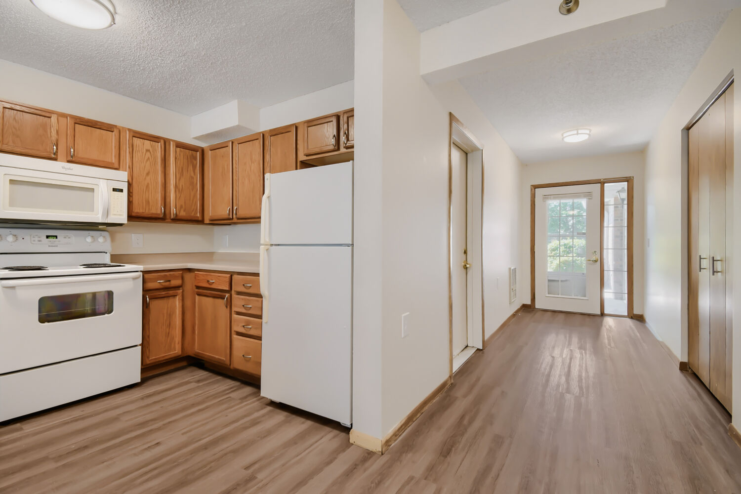 6296B Louisiana Ave N - Web Quality - 008 - 08 Kitchen