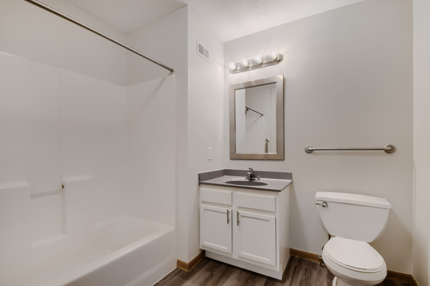 6296B Louisiana Ave N - Web Quality - 015 - 15 Bathroom