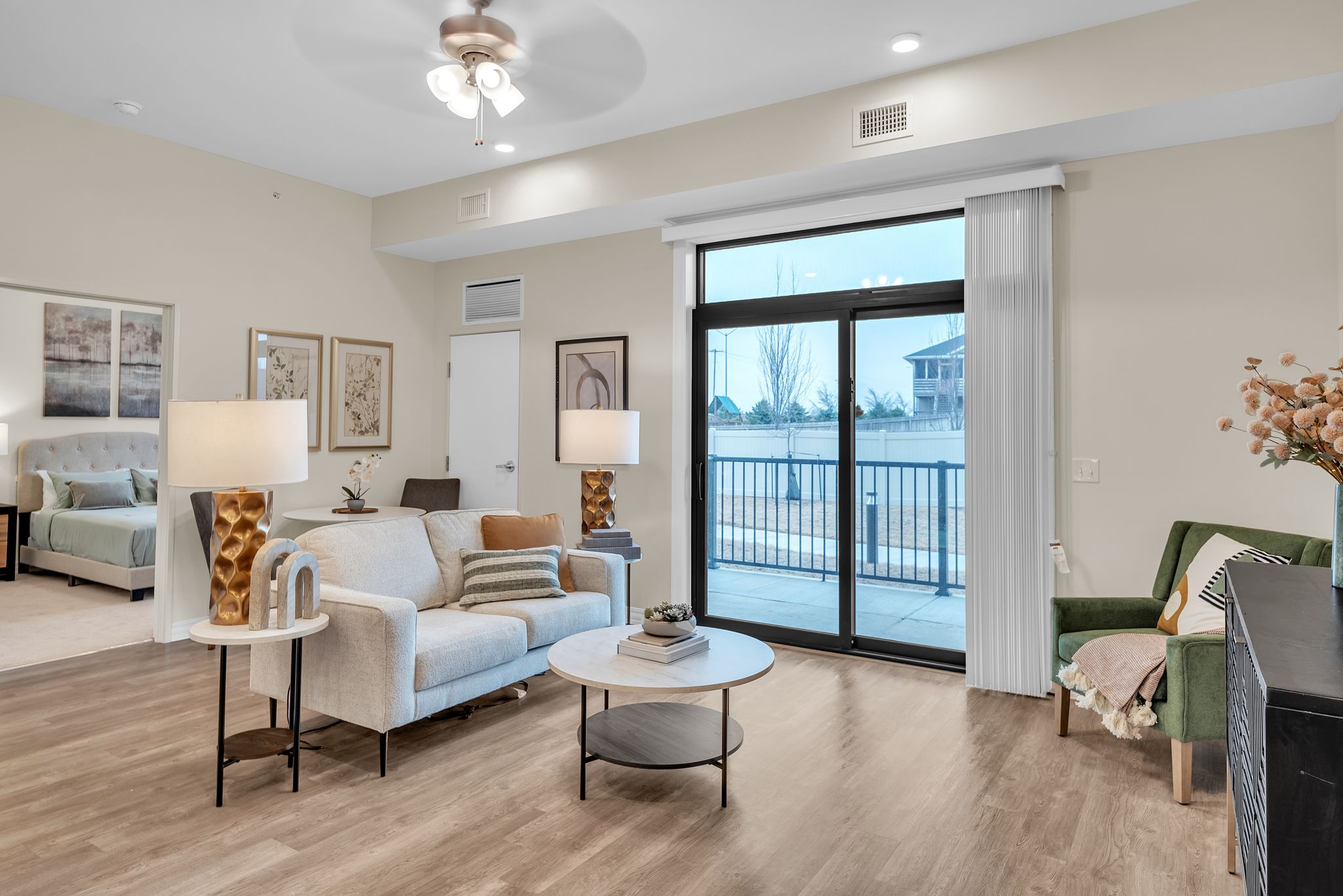 7800_S_Western_Ave_Sioux_Falls_SD_57108_USA-Living_room-DSC_3387 2