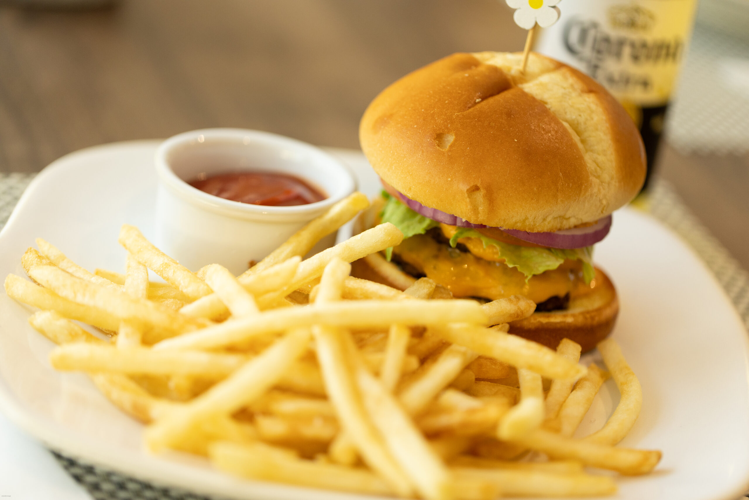 Dine & Discover
